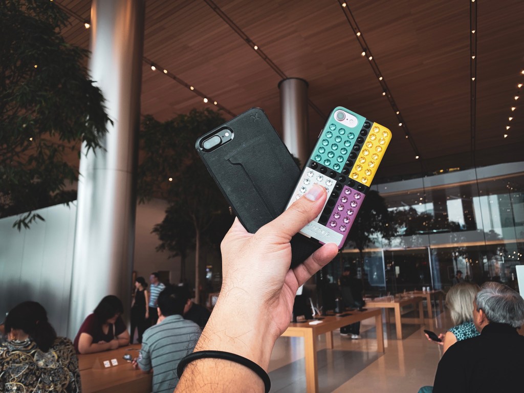 ผจญภัยเปลี่ยนแบตไอโฟน 1,000 บาท #โต๊ะกินข้าวสตูดิโอ